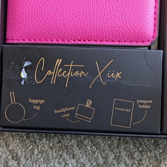 Collection Xiix NWT 3 PC travel set passport earbuds luggage tag pink ye… - Picture 3 of 16